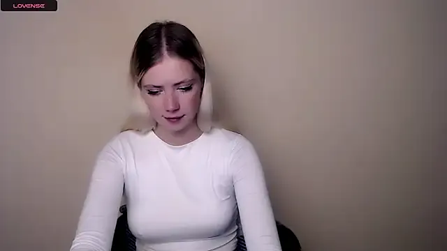 AliceHotty_ — take off my bra