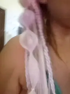 AliceRuivinha2 — Masturbando de 4