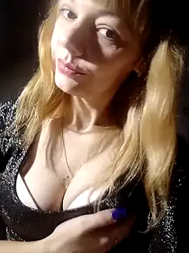 AliceSwan1122 — Freechat on StripChat