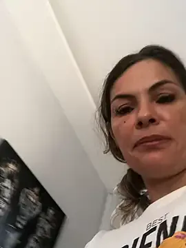 AliceXmoore — Freechat on StripChat