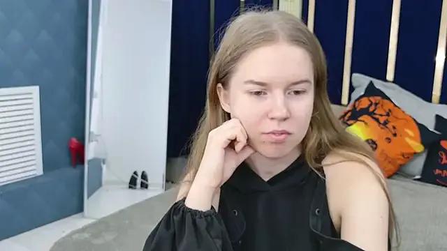 Alida_Brice — show feet