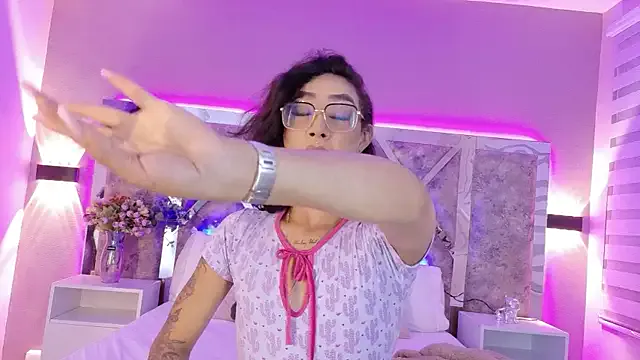 AliDiaz_ — Soft and provocative masturbation 