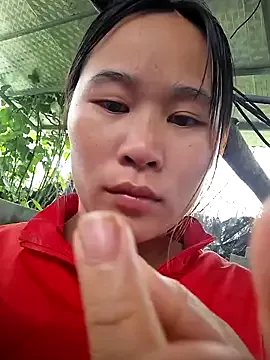ALIENHR38 — Topless