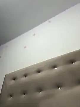 aliisonn___parker26 — Fingering my pussy and zoom pussy