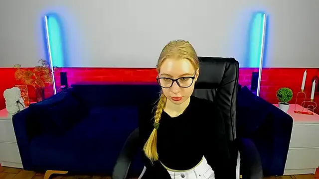 Alina_Blonde — Freechat on StripChat