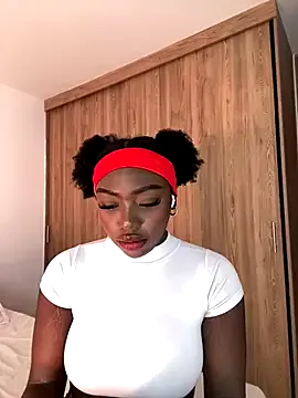 alissradiante1 — Topless + rub my nipples
