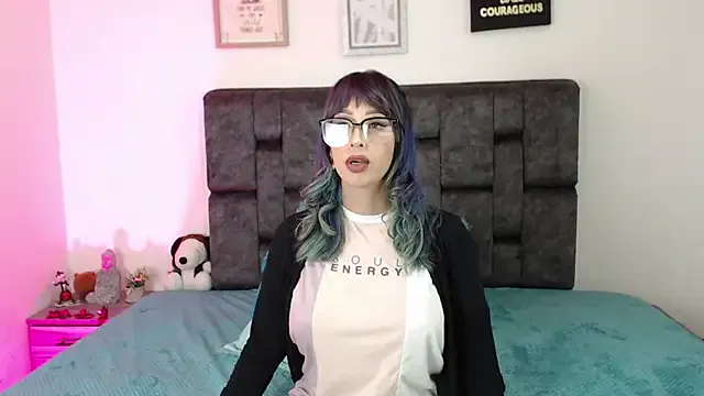 Allisonpetite1 — vibrate me while I use my ballgag