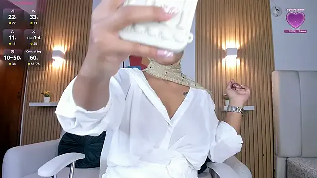 alma_avad — doggy no panty