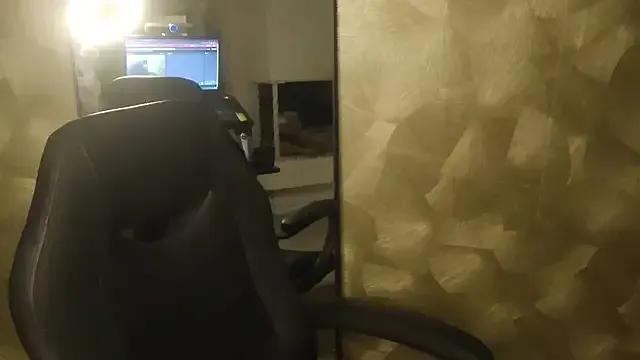 Amanda-JewelzX — 5 min Toykontrolle + Plug Inside 