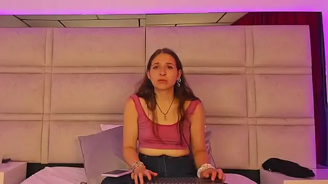 Amaranta_russo18 — show boobs + spit x5min