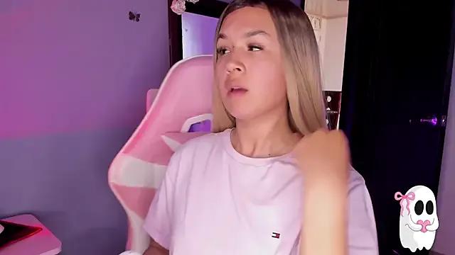 StripChat AmeliaR is Freechat AmeliaR — saliva on my tits