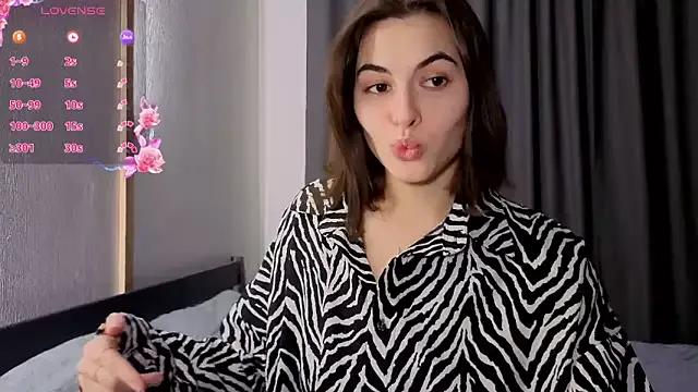 StripChat AmeliaStarfield is Freechat AmeliaStarfield — Tease with neck