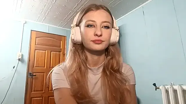 AmeliLia — Lift up my top and show my bra