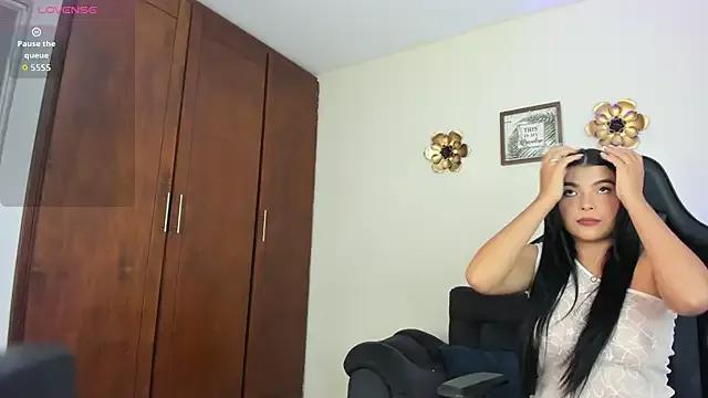 StripChat Amira_princess is Freechat Amira_princess — oil in my feet