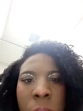 AmiraMorgan — Twerking + striptease 