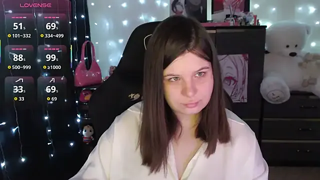 AmyVibess — Eye contact and suck fingers