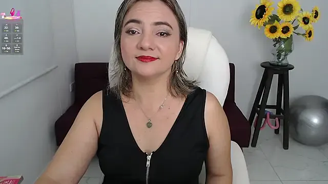 ana_milf — naked in public