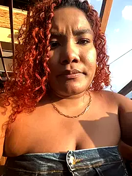 anailynn — Show de masturbacin en el bao