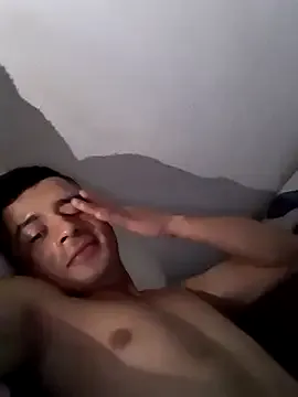 Andr3s69xxx — Cum y paja