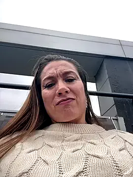 angelitasexy81 — Buzz my pussy and keep me warm