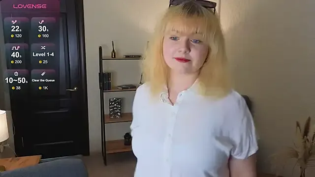 Ann_Hayes — Air kiss + smile