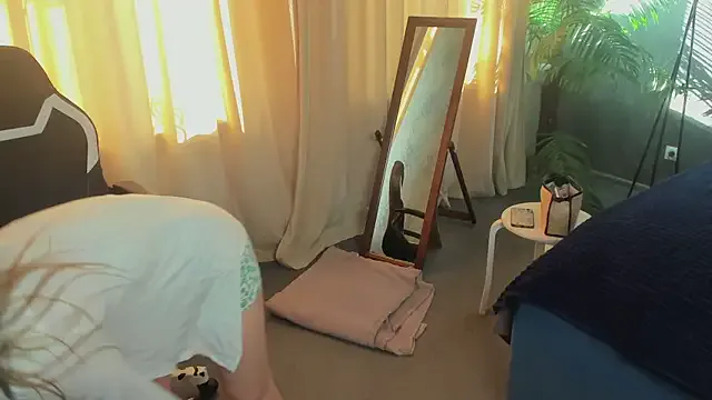 AnnForFun — Sexy tour of my cleavage