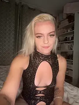 Annie_Louise — play in the shower
