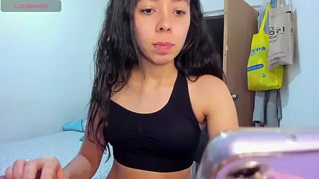 Annie_rosse1017 — delicios play pussy+ very big squirt 