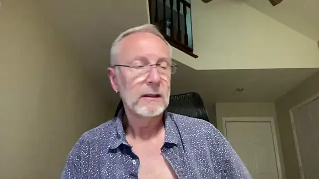 ApolloThrust — First Timer On xHamster Live