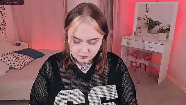 apriladdamss — suck finger + look at camera
