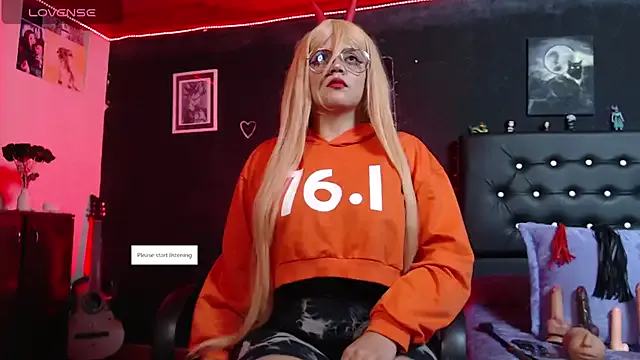 aprildoll — show vagina in pantyhose