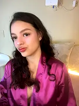 AriaHeavenss — Nipple squeeze