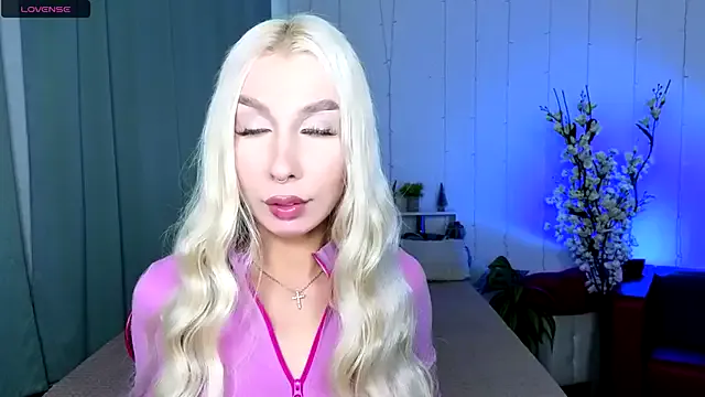 ArielaBlonde — Show and tease naked boobies