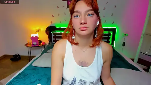 ArinaWinss — lets play with pussy