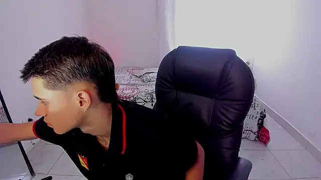 Aron_Boyy — cum show