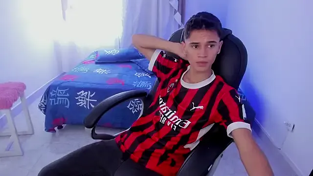 Aron_Boyy — cum show