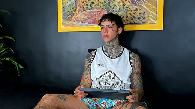 Aron_ford — show cock hard  