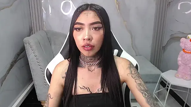 Ashley_Blum_v — show tits