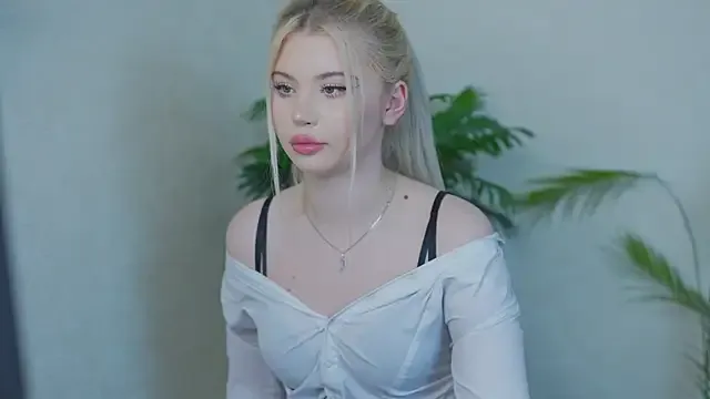 AshleyNikoo — Give me a bouquet of roses