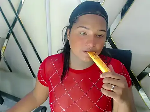 AuroraRoss — show cum 