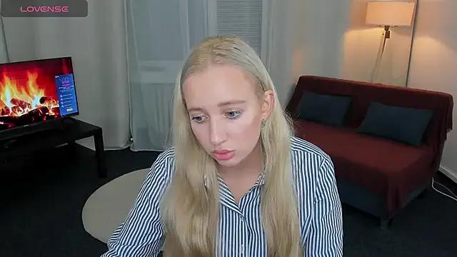 AuroraSkyee — Freechat on StripChat