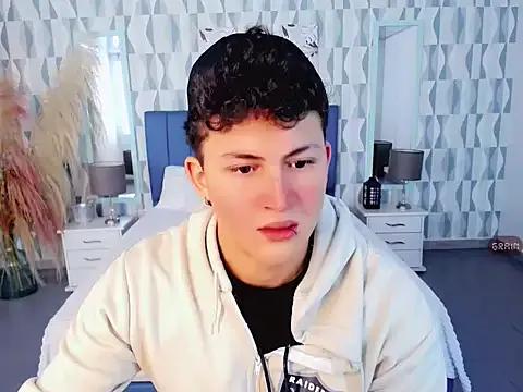 Axel_savage — Lift your shirt 