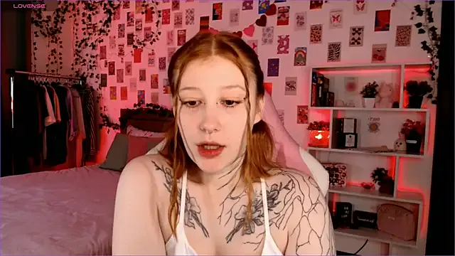 Ayla_Hicks — Suck finger