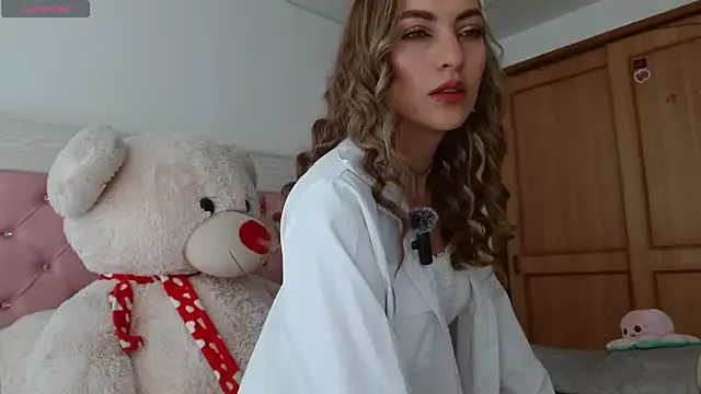 Ayleen_m —  Flash ass and boobs
