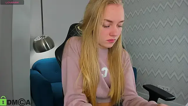 Barbie_Lis — take off my jeans