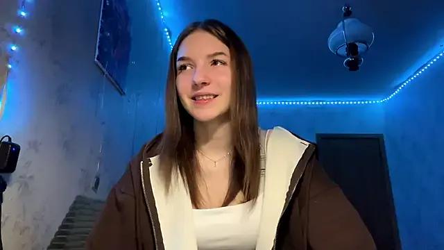 Beauty_miIa — bend over and tease with my boobs