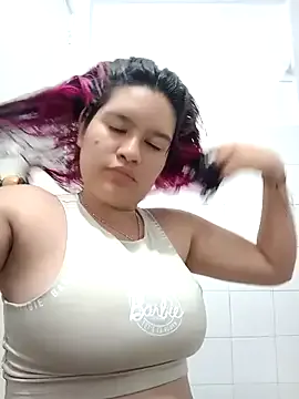 Beba_102 — show milk in the pussy