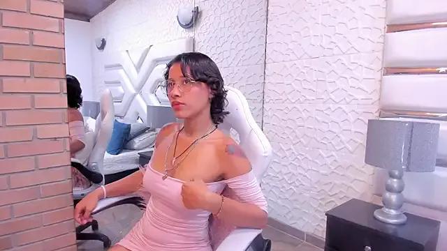 StripChat Beella_Rouse is Freechat Beella_Rouse — twerking