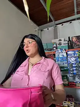 bella_isabela — fingers in the pussy