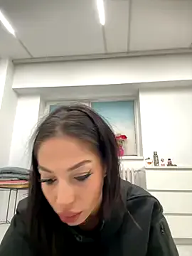 Bella_Vixen_ — Private on StripChat